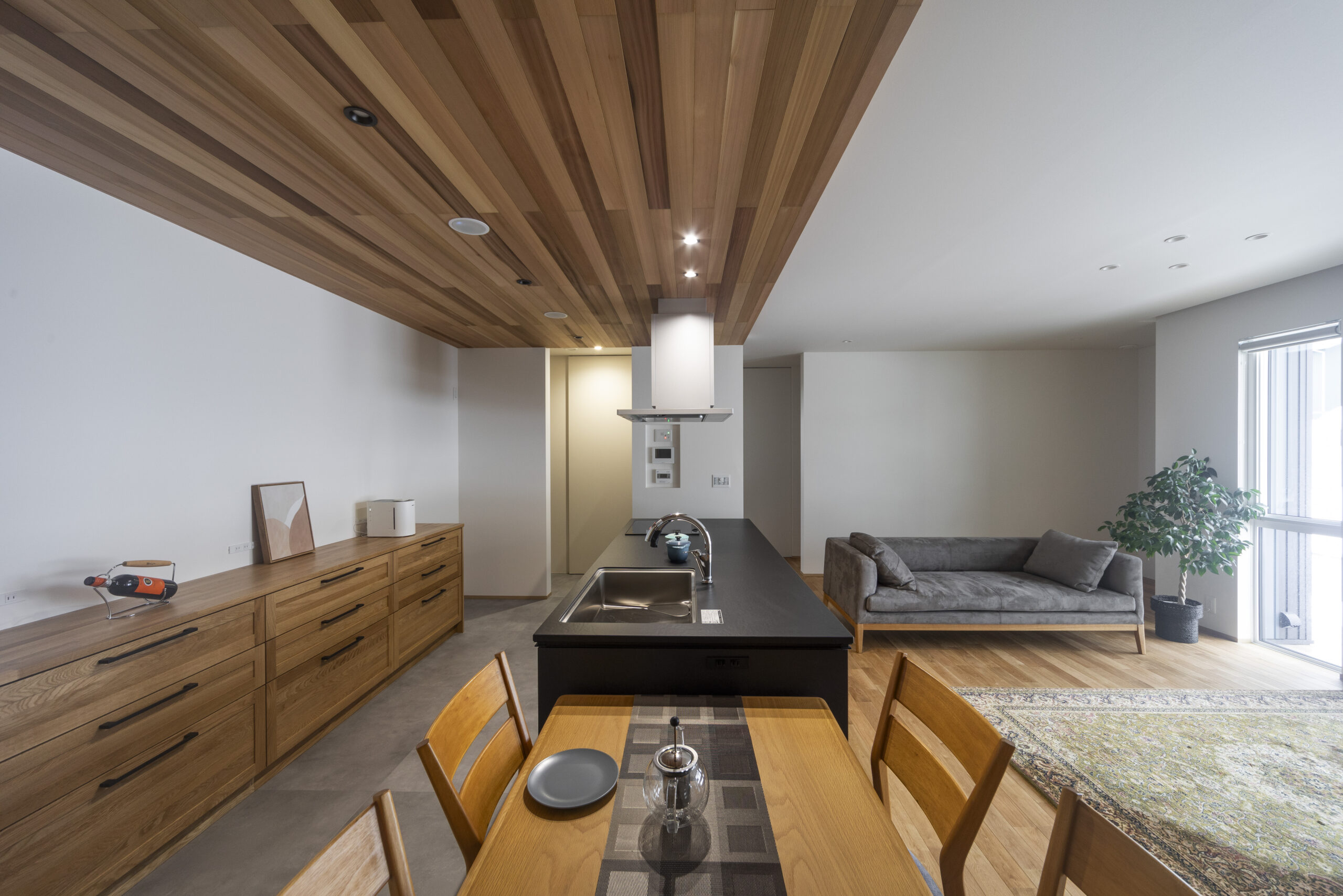 便利×快適｜2人で立てるキッチンと大容量の工夫